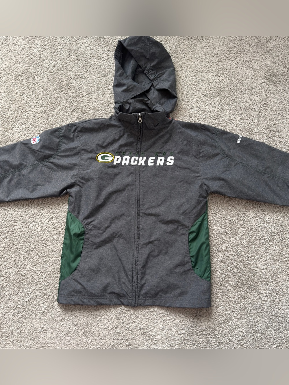 Reebok NFL On Field Green Bay Packers Youth Medium 10/12 Hooded Jacket Charcoal